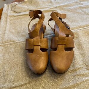 Vionic Closed Toe Clog